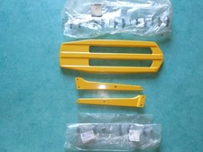 Porte bagage jaune d'occasion Porte bagage jaune d'occasion  Corbeilles