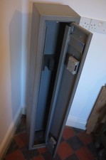 Three gun safe for sale Three gun safe for sale  CLYNDERWEN