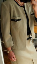 Tailleur chic veste d'occasion  Rouxmesnil-Bouteilles