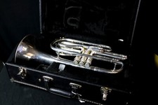 Trombone de Marcha Kanstul (Flugelbone) - Usado, Acabamento Prata, Estojo Rígido Incluído, usado comprar usado  Enviando para Brazil