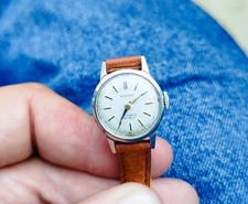 Montre mécanique vintage d'occasion  Septèmes-les-Vallons