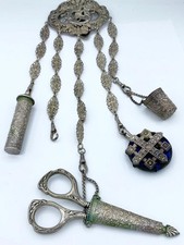 Placa de prata antiga Chatelaine com cabo/dragão dedal suporte agulha estojo + comprar usado  Enviando para Brazil