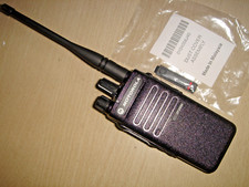 Motorola DP2400e UHF 403-527MHz DMR Digital c/w CARCASA NUEVA batería, clip y antena segunda mano  Embacar hacia Mexico