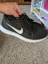 Nike Free Run Big kid tamanho. 6 tênis clássicos de renda preta. Ótimo par. Novo com etiquetas desc. comprar usado  Enviando para Brazil