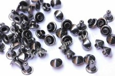 Borchie metallo cono usato  Brescia