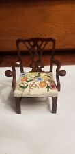 Usado, Sillón Chippendale bordado miniatura vintage para casa de muñecas segunda mano  Embacar hacia Argentina