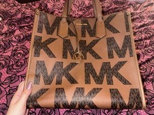 Michael kors women for sale  New Britain