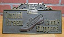 Usado, Placa publicitária DANIEL GREEN COMFY SLIPPERS loja antiga HIGHTON BRONZE NY comprar usado  Enviando para Brazil