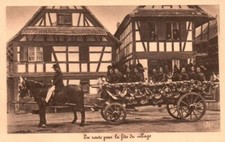 Usado, Cartão postal antigo puxado por cavalo carrinho florido festival vila de pessoas França UPD DB comprar usado Usado, Cartão postal antigo puxado por cavalo carrinho florido festival vila de pessoas França UPD DB comprar usado  Enviando para Brazil