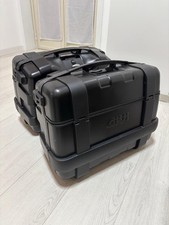Givi coppia valigie usato  Italia