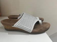 Earth origins shoes for sale  WAKEFIELD