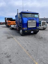 Used freightliner semi for sale  New Philadelphia