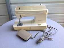 Singer futura model for sale  Veneta