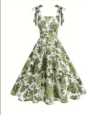 Robe vintage verte d'occasion  La Chapelle-Saint-Luc