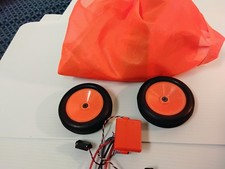 Pneu vintage RC Trinity Associated RC10 rodas dianteiras plástico laranja Losi 3 nervuras comprar usado Pneu vintage RC Trinity Associated RC10 rodas dianteiras plástico laranja Losi 3 nervuras comprar usado  Enviando para Brazil