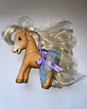 Poney charlotte fraises d'occasion Poney charlotte fraises d'occasion  Pfastatt