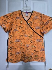 Disney Scrub Top tamanho S-Laranja/Preto HALLOWEEN Gato de Cheshire - Baú 21"/L 26,5" comprar usado Disney Scrub Top tamanho S-Laranja/Preto HALLOWEEN Gato de Cheshire - Baú 21"/L 26,5" comprar usado  Enviando para Brazil