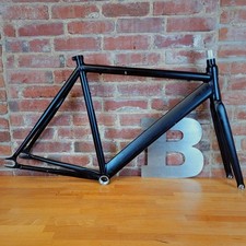 6ku urban track for sale  Saint Louis