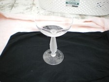 Coupe champagne modele d'occasion  Sedan