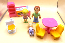 Cadeiras de mesa e vaso sanitário amarelas Fisher Price MINHA PRIMEIRA CASA DE BONECAS, pai, mãe bebê LEIA, usado comprar usado  Enviando para Brazil
