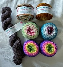 Lote de 7 novelos multicoloridos de fios de circo de malha Greatest of Ease comprar usado  Enviando para Brazil