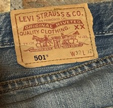 Levis 501 jean d'occasion  Aix-en-Provence-