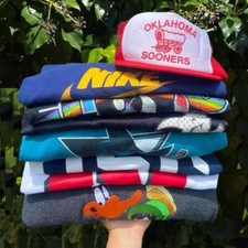 Lote de camisetas gráficas vintage dos anos 2000 e retrô pacote com 3 atacado faculdade esportiva comprar usado  Enviando para Brazil