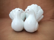 Lladro couple doves for sale  SANDHURST