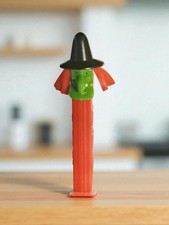 Collectible vintage pez for sale  Leslie
