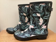 rain boots 8t for sale  Cedar