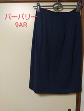 Burberry navy skirt d'occasion  Expédié en Belgium