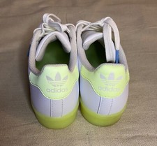 Tênis Adidas Superstar Big Kids tamanho 4.5 Branco-amarelo neon-azul/verde NOVO comprar usado  Enviando para Brazil