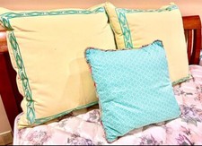 Set pillows good for sale  Altadena