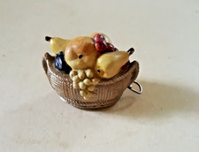 Fita métrica figurativa vintage - Fruta na cesta - funciona bem Parece super! comprar usado Fita métrica figurativa vintage - Fruta na cesta - funciona bem Parece super! comprar usado  Enviando para Brazil