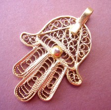 W77 pendentif main d'occasion W77 pendentif main d'occasion  La Garde-Freinet