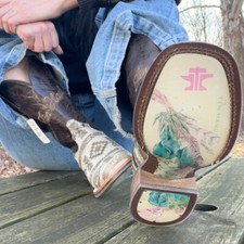 Tin haul women for sale  Dauphin