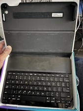Capa Teclado iPad Logitech Bluetooth Teclado LED Tipo Capa Rígida + comprar usado  Enviando para Brazil