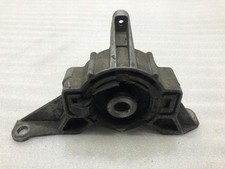 FIAT PUNTO 1.9 JTD Uchwyt silnika Łożysko silnika Uchwyt montażowy silnika OE Oryginalna część samochodowa na sprzedaż  PL