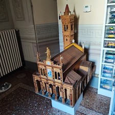 Modello chiesa usato  Lucca