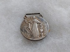 Petite médaille insigne d'occasion  Cossé-le-Vivien
