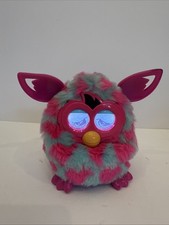 Hasbro Furby Boom rosa com corações azuis claros A6806 brinquedo interativo testado funciona comprar usado  Enviando para Brazil