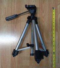Professional camera tripod for sale  Clermont
