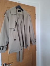 Women beige short for sale  SHOTTS