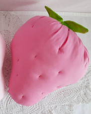 Erdbeere kissen rosa gebraucht kaufen  Heidelberg