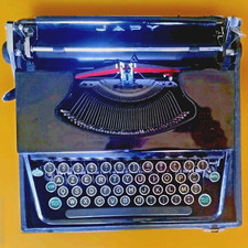 Macchina scrivere antica usato  Milano