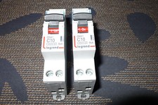 Disjoncteur modulaire 10ampere d'occasion  Barr