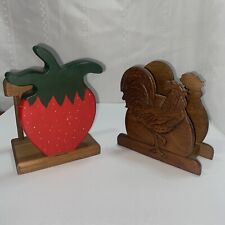 2 De colección Gallo de Madera Fresa Portasernal Madera Marrón Decoración Cocina segunda mano  Embacar hacia Argentina