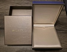 Bvlgari portagioie collana usato Bvlgari portagioie collana usato  Spedire a Italy