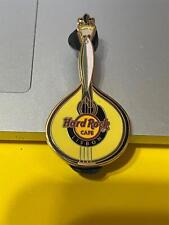 Pin Hard Rock Cafe Lisboa Fado uma guitarra portuguesa com sardinha para pescoço de guitarra comprar usado  Enviando para Brazil