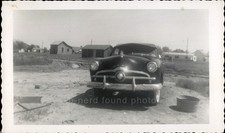 Carro Ford antigo em ambiente rural - foto encontrada comprar usado  Enviando para Brazil